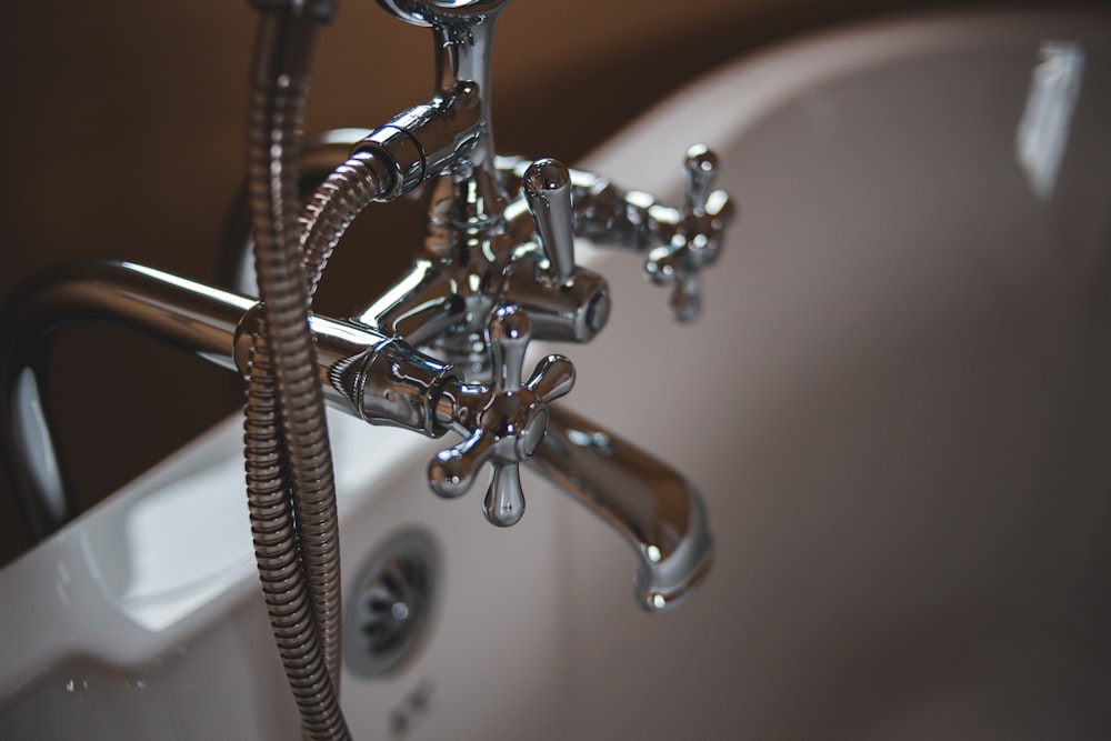 Dalaman'da banyo bataryası ve duş sistemi montajı